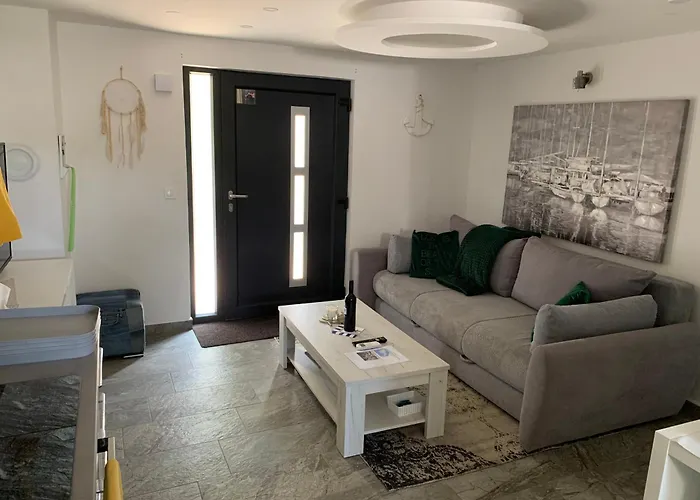 House Between Beaches Σπίτι διακοπών Vir