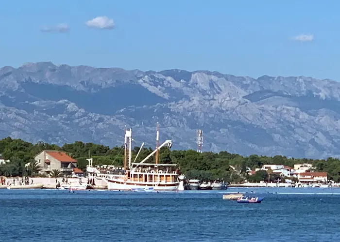 House Between Beaches *