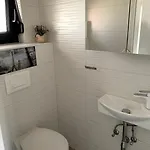 House Between Beaches Semesterbostad *