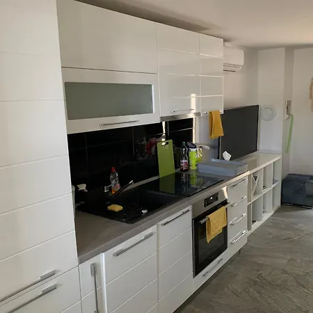 House Between Beaches Ferienhaus