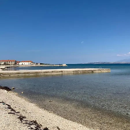 House In Between Beaches *