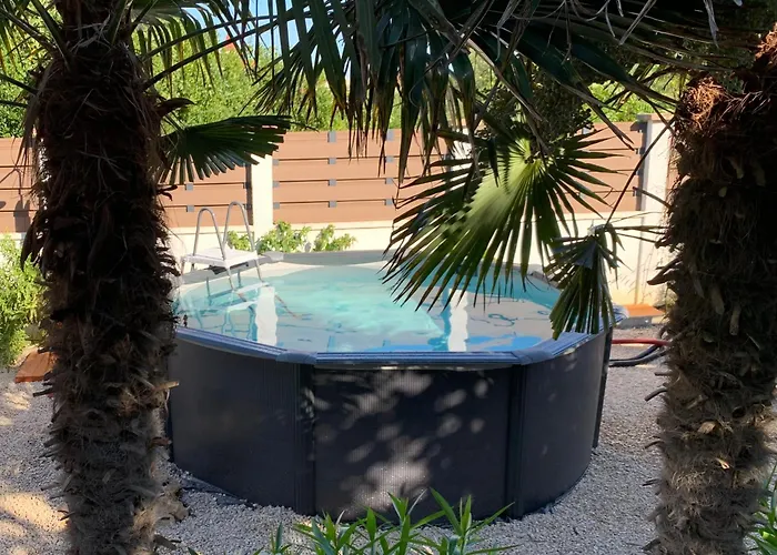 House Between Beaches * Вир